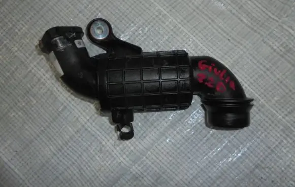 Alfa Romeo Giulia Air intake hose/pipe