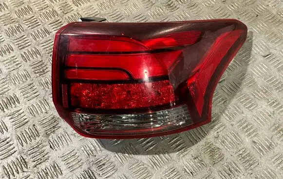 Mitsubishi Outlander Rear/tail lights