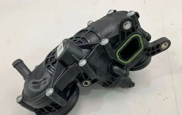 Audi A8 S8 D5 Thermostat/thermostat housing 059121111DK