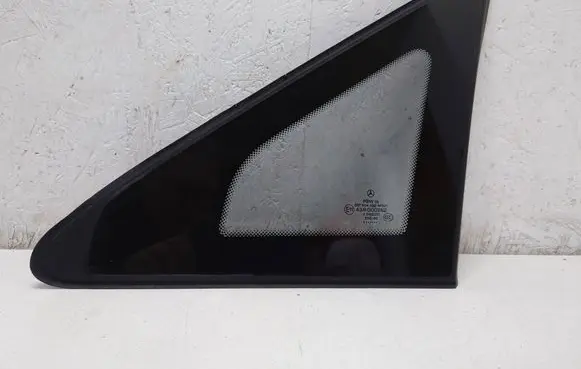 Mercedes-Benz Vito Viano W639 Front triangle window/glass A6396736305 6396736305