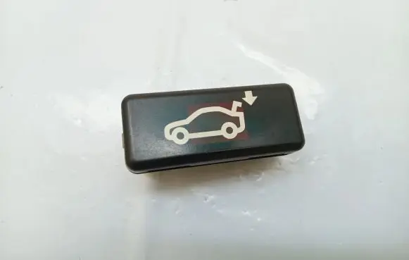 BMW 7 E65 E66 Tailgate/boot open switch button 8375580