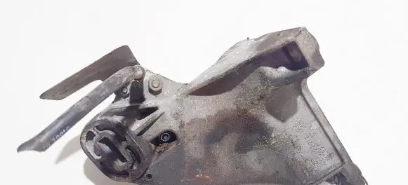 Audi A6 S6 C4 4A Engine mounting bracket 4a0199312
