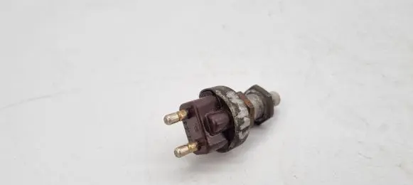 Mercedes-Benz COMPAKT W115 Brake pedal sensor switch 190130