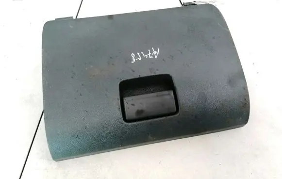 Glove box