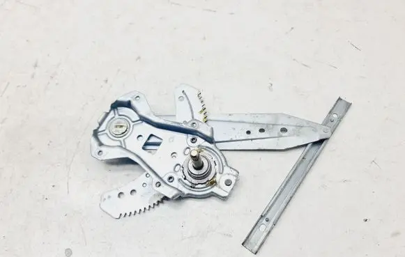 Rear door manual window regulator