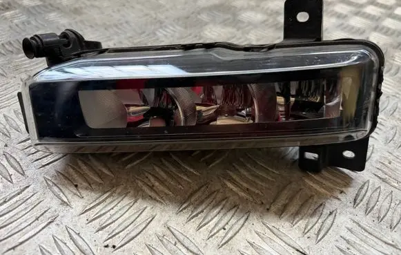 BMW 1 F40 Front fog light 7471082