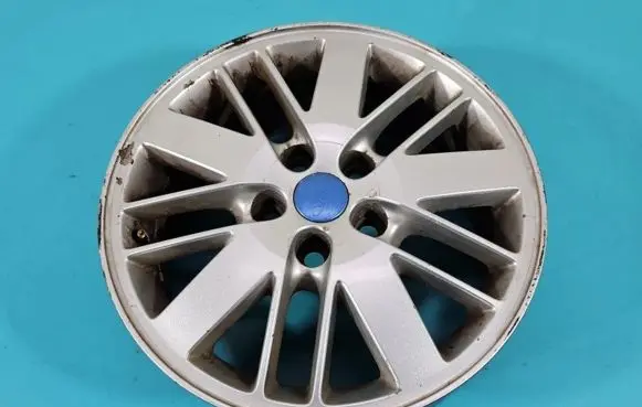 R16 alloy rim