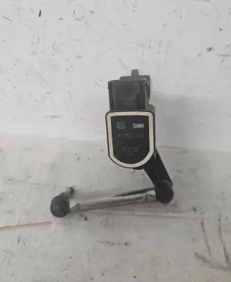 Headlight/headlamp level sensor