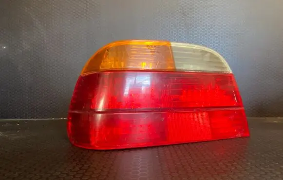 BMW 7 E38 Tailgate rear/tail lights 8379689
