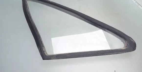 Volkswagen PASSAT B2 Rear side window AS2
