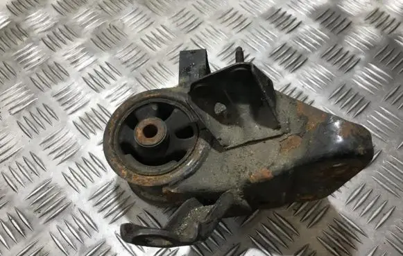 Mazda 626 Engine mount bracket 50824sef