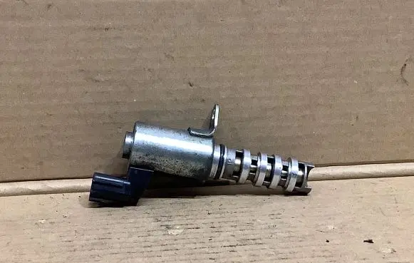 Nissan Qashqai+2 Camshaft vanos timing valve 7Y16D21138
