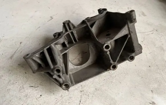 Ford Galaxy Generator/alternator bracket 95WF19K341AE