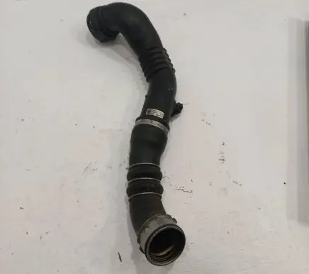 BMW 1 E81 E87 Intercooler hose/pipe 7798439 11884410 L20932C21