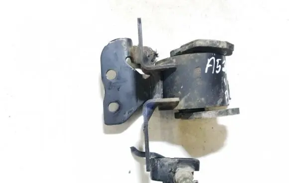 Mazda Premacy Engine mount bracket