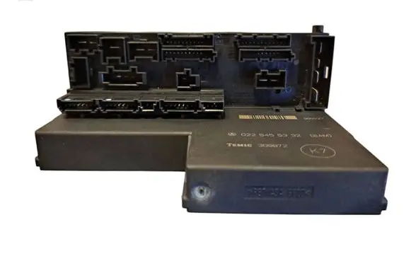 Mercedes-Benz E W210 Fuse module 0225455332