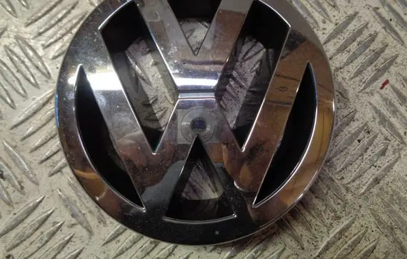 Volkswagen Caddy Manufacturer badge logo/emblem 3B0853601C
