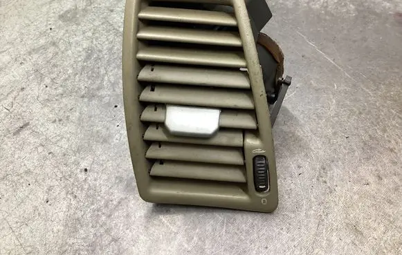 Volvo XC90 Dashboard side air vent grill/cover trim 3409398