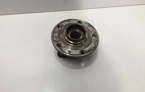 Audi Q2 - Front wheel hub
