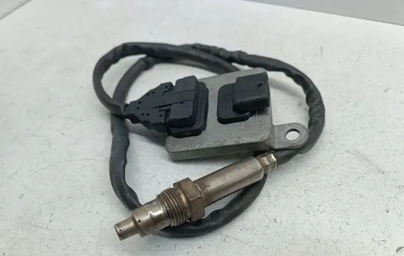 Mercedes-Benz ML W166 Lambda probe sensor A0009057100 5WK96683A 0009057100