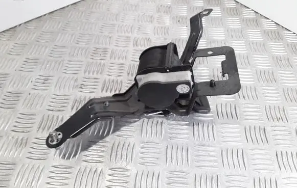 Mazda 5 Middle seatbelt (rear) BGE150047