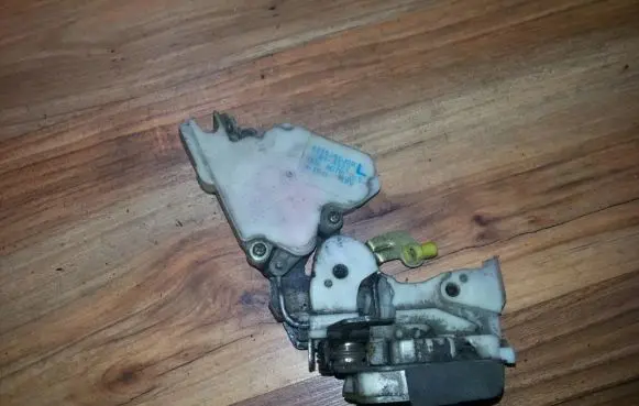 Nissan Primera Rear door lock 8255350J00 89-A522