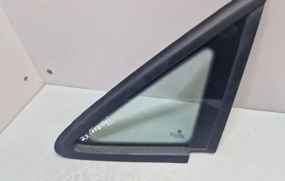 Volkswagen Touran I Front triangle window/glass 43R00048 DOT24AS2M68