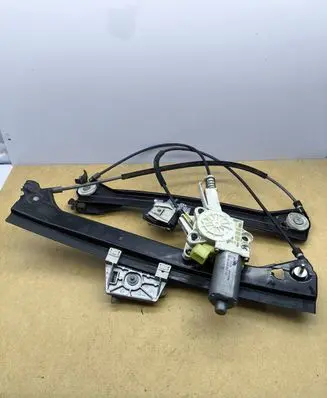 Mercedes-Benz CLK A209 C209 Front door window regulator motor A2308200942 106256102