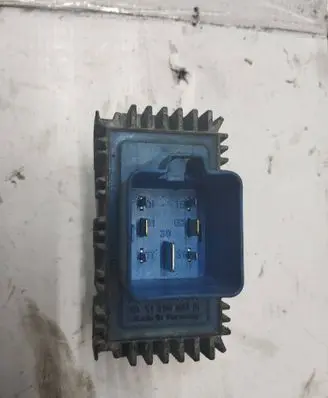 Opel Zafira B Glow plug pre-heat relay 55353011 51299014B