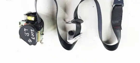 Peugeot 2008 I Front seatbelt