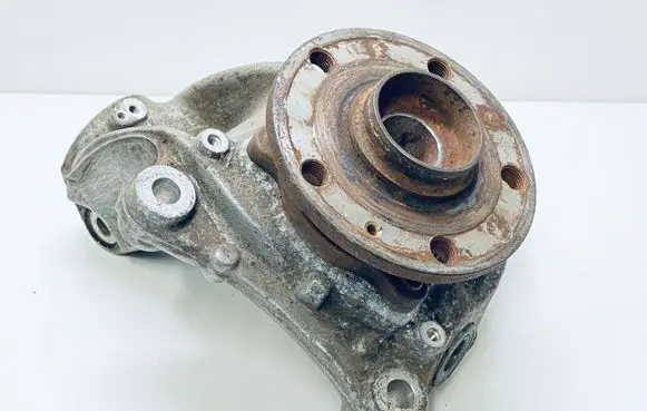 Volkswagen PASSAT B7 Front wheel hub 3C0407253F 3C0407257F 1K0407621F