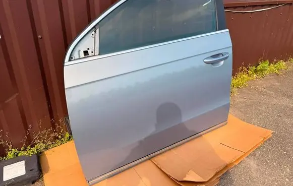 Volkswagen PASSAT B7 Front door