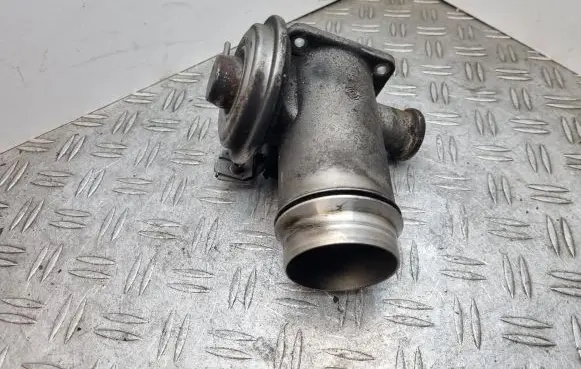 BMW 3 E90 E91 EGR valve 7804381 70051200