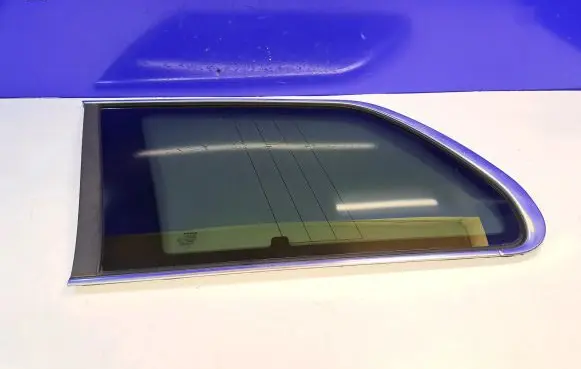 Volvo XC90 Rear side window 30779378 30779372