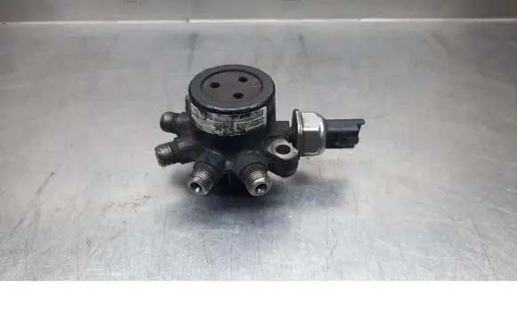 Nissan Almera Tino Ignition distributor R9144Z010D