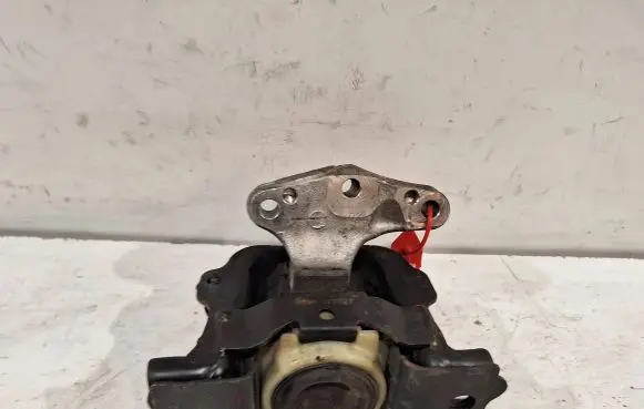 Citroen C3 Engine mounting bracket 9683181180