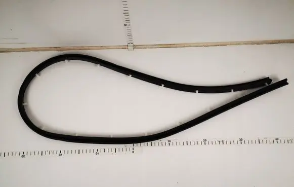Land Rover Evoque I Front door rubber seal p594a