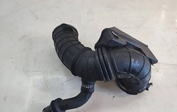 BMW X4 F26 Intake resonator 8519134