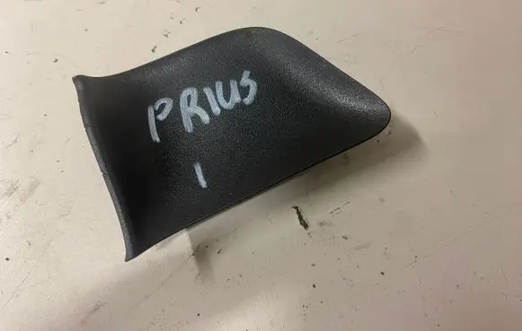 Toyota Prius (XW20) Other front door trim element 6927747020