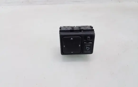 Nissan X-Trail T30 Wing mirror switch