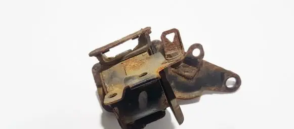Toyota Avensis T250 Engine mount bracket av75042 av-75042