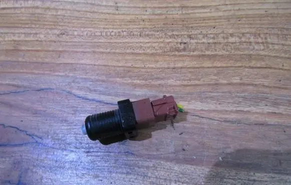 Brake pedal sensor switch