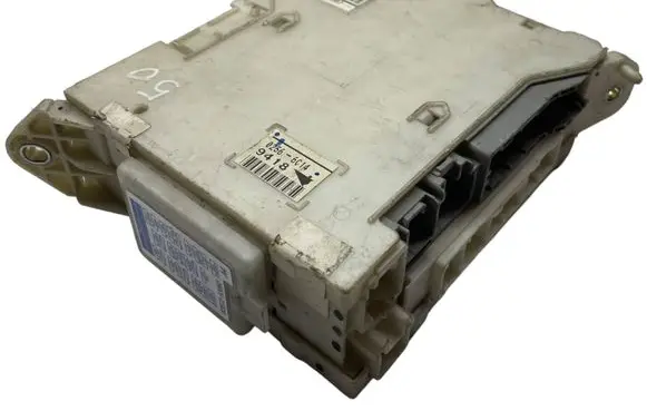 Lexus IS 220D-250-350 Fuse module 8267253060 8273053050 02566C14