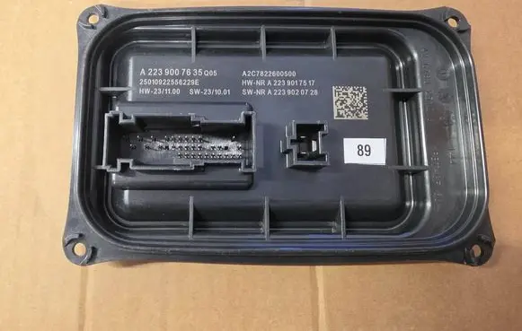 Mercedes-Benz S W223 Voltage converter/converter module A2239007635
