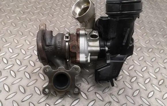 Volkswagen Golf VII Turbo 04C145703 04C129656