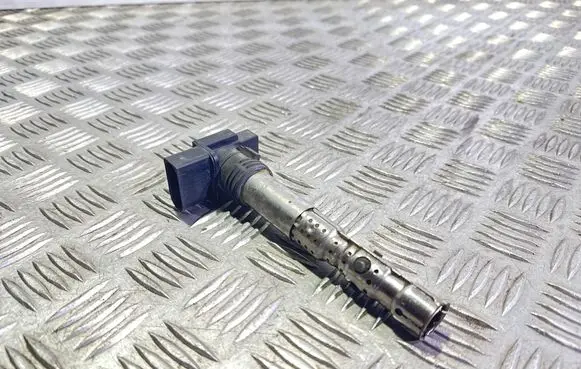 Volkswagen Fox High voltage ignition coil 03D905115F