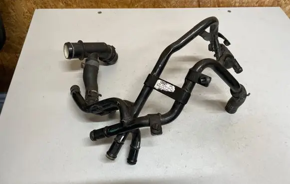 Audi A4 S4 B9 Engine coolant pipe/hose 04L122157CA