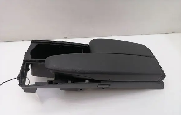 Mercedes-Benz C W204 Armrest A2046800639