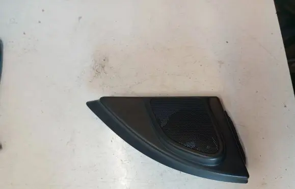 Volvo V70 Front door high frequency speaker 30781068 11W21 M5XUG