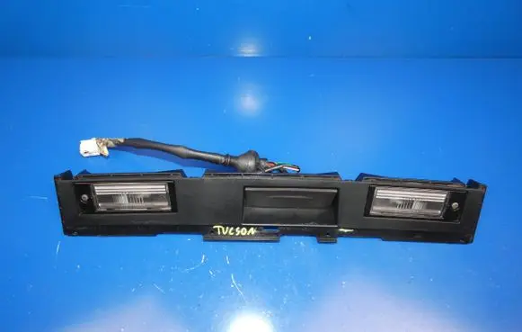 Hyundai Tucson TL Trunk door license plate light bar 87372D7000